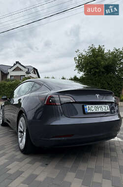 Седан Tesla Model 3 2021 в 