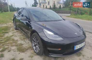 Седан Tesla Model 3 2021 в 