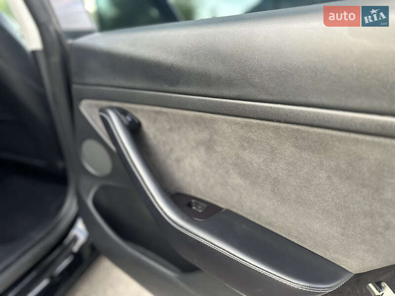 Седан Tesla Model 3 2022 в Івано-Франківську