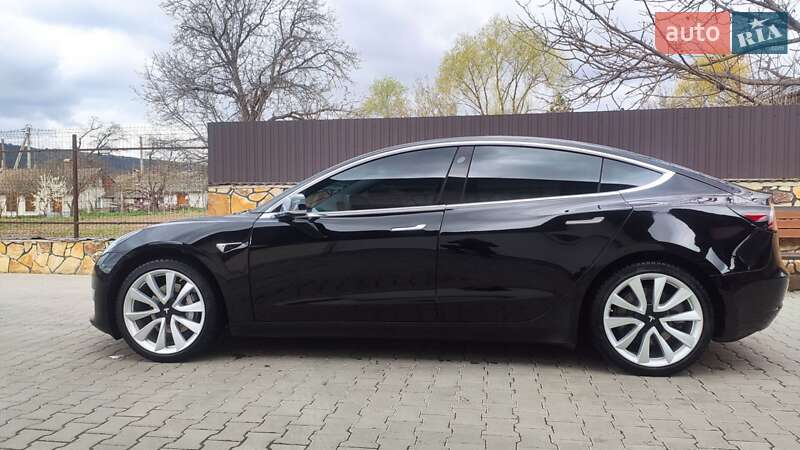 Седан Tesla Model 3 2019 в Вінниці