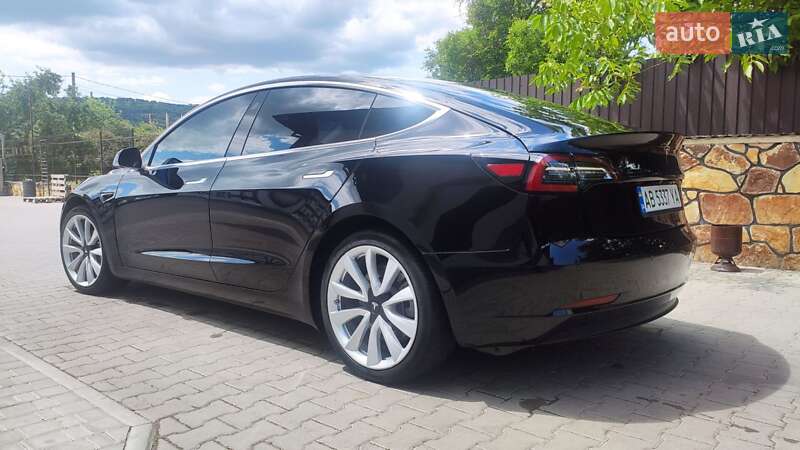 Седан Tesla Model 3 2019 в Вінниці