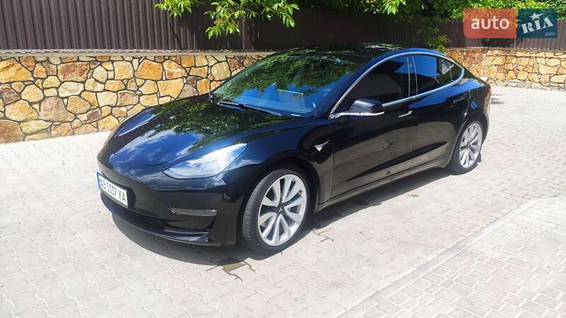 Седан Tesla Model 3 2019 в Вінниці