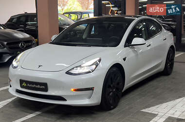 Седан Tesla Model 3 2023 в 