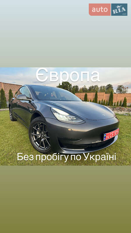 Седан Tesla Model 3 2019 в 