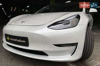 Седан Tesla Model 3 2023 в 