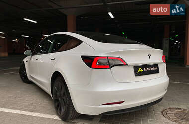Седан Tesla Model 3 2023 в 