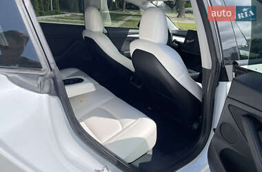 Седан Tesla Model 3 2021 в 
