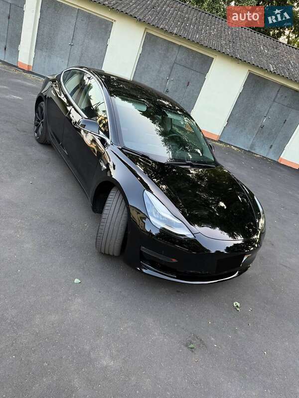 Седан Tesla Model 3 2018 в Виннице