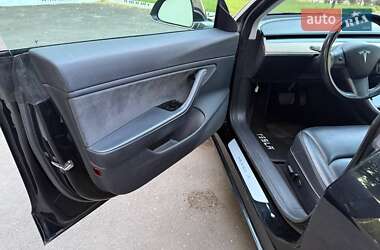 Седан Tesla Model 3 2018 в 
