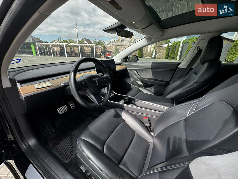 Седан Tesla Model 3 2019 в Кропивницькому