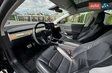 Седан Tesla Model 3 2019 в 