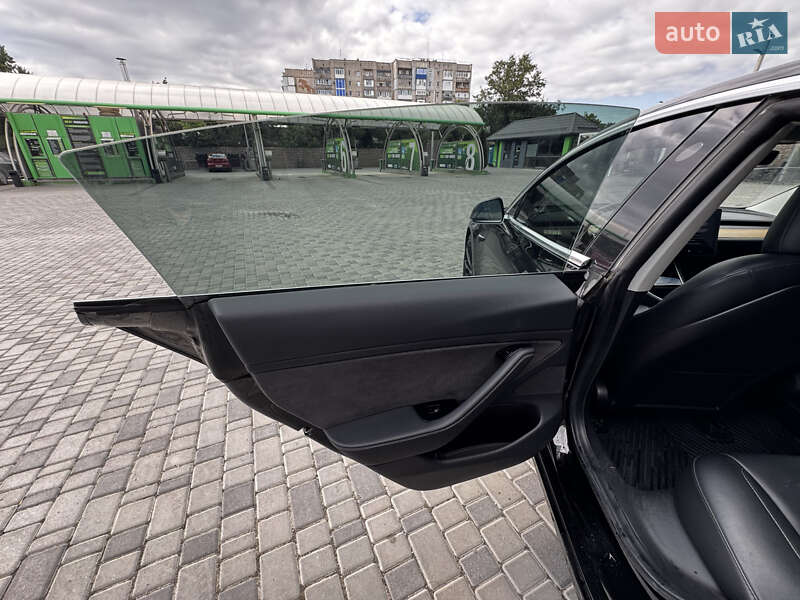 Седан Tesla Model 3 2019 в Кропивницькому