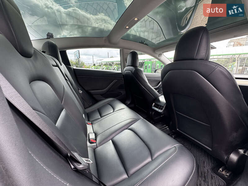 Седан Tesla Model 3 2019 в Кропивницькому