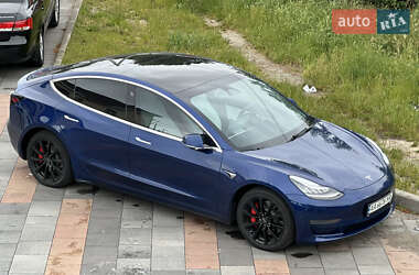 Седан Tesla Model 3 2019 в Киеве
