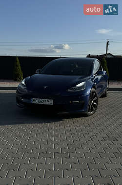 Седан Tesla Model 3 2020 в 