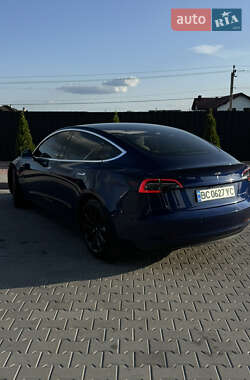 Седан Tesla Model 3 2020 в 