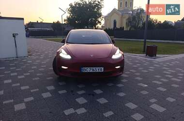Седан Tesla Model 3 2021 в 
