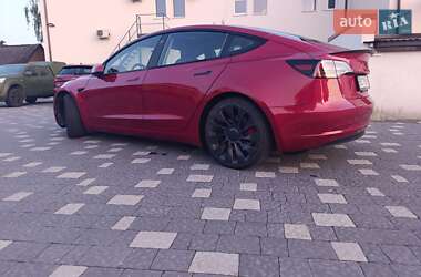 Седан Tesla Model 3 2021 в 