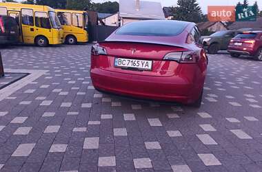 Седан Tesla Model 3 2021 в 