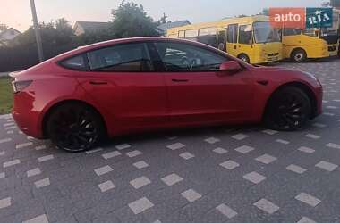 Седан Tesla Model 3 2021 в 