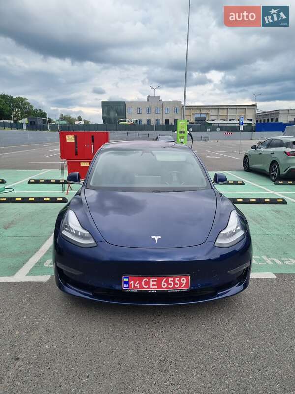 Седан Tesla Model 3 2018 в 