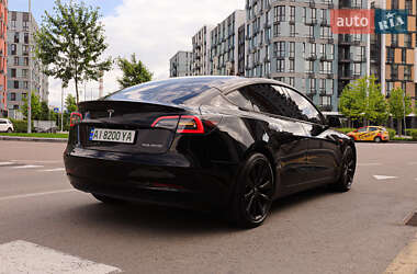 Седан Tesla Model 3 2023 в 
