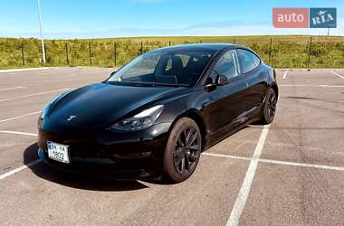 Седан Tesla Model 3 2023 в Рівному