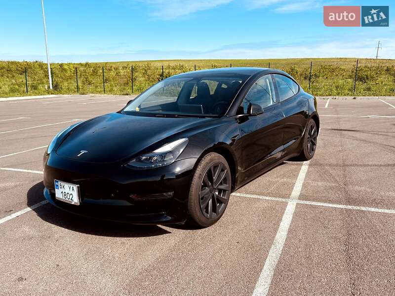 Tesla Model 3 2023
