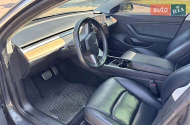 Седан Tesla Model 3 2019 в 