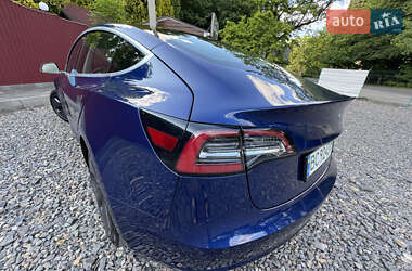 Седан Tesla Model 3 2019 в 