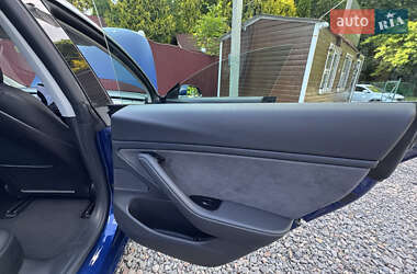 Седан Tesla Model 3 2019 в 