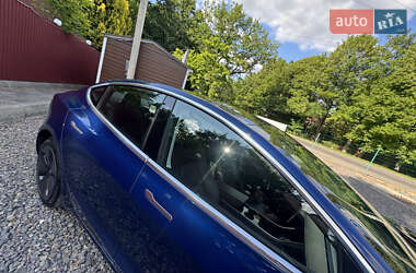 Седан Tesla Model 3 2019 в 
