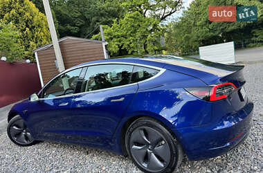 Седан Tesla Model 3 2019 в 