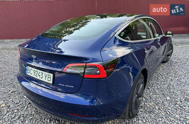Седан Tesla Model 3 2019 в 