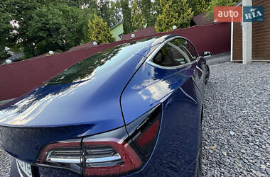 Седан Tesla Model 3 2019 в 