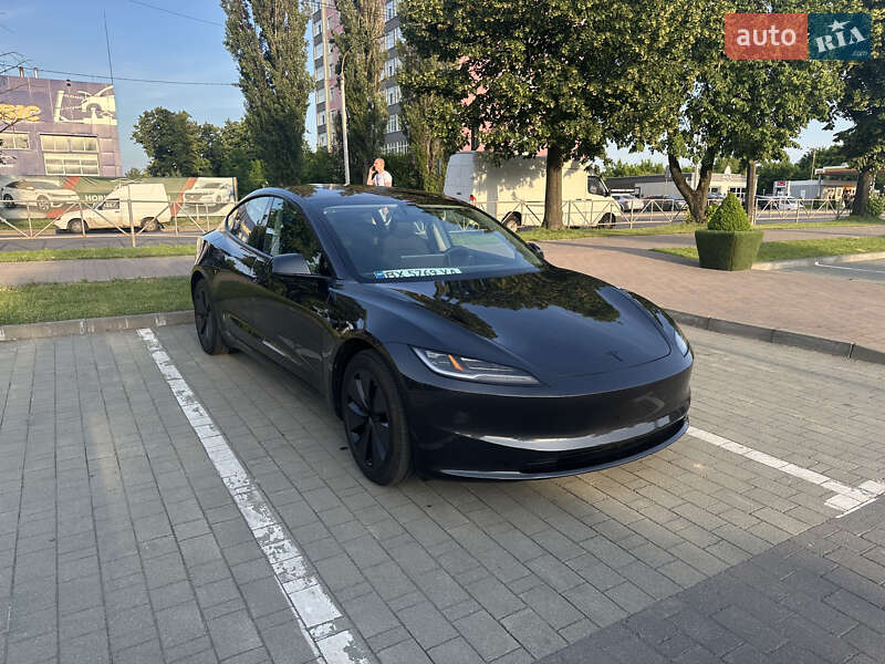 Седан Tesla Model 3 2024 в Хмельницком