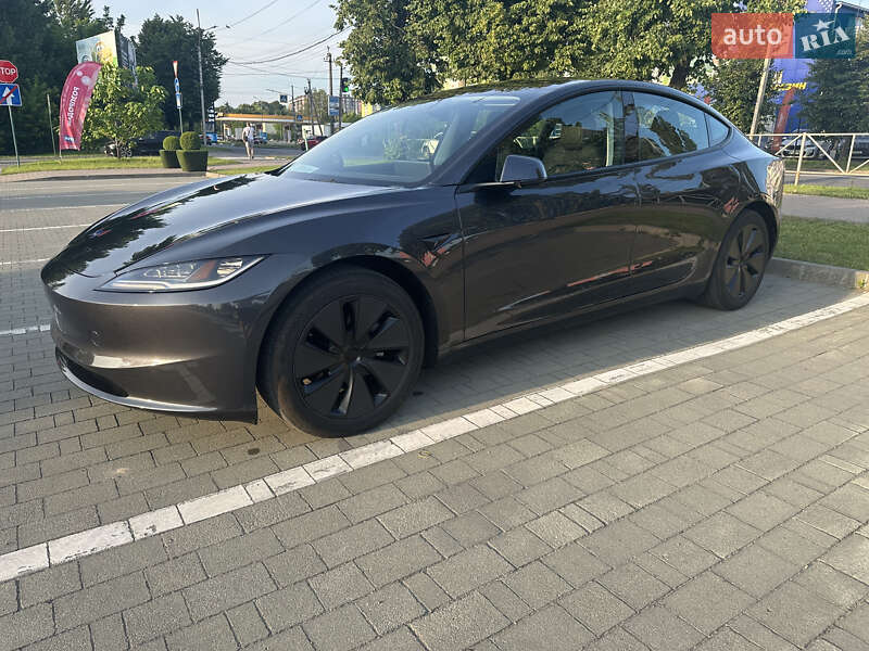 Седан Tesla Model 3 2024 в Хмельницком
