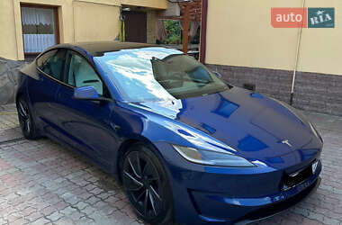 Седан Tesla Model 3 2024 в 