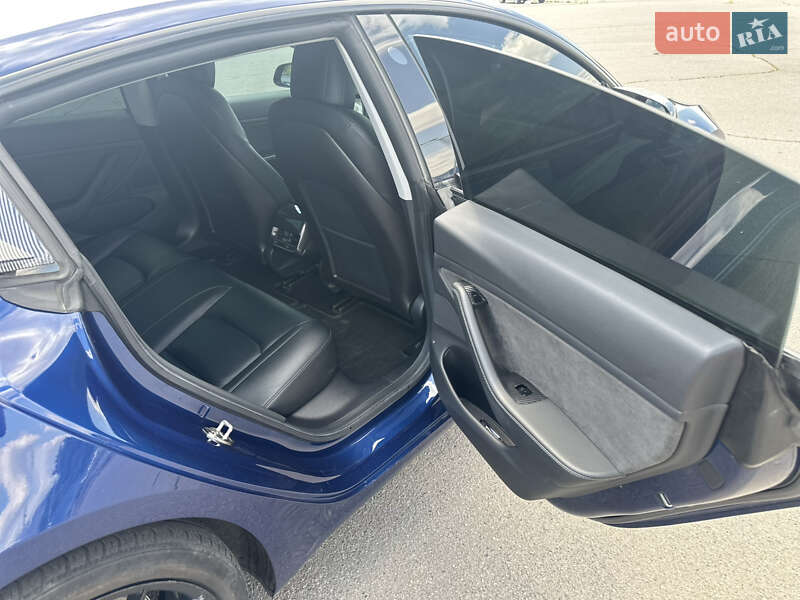 Седан Tesla Model 3 2019 в Днепре
