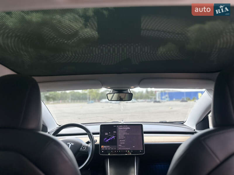 Седан Tesla Model 3 2019 в Днепре