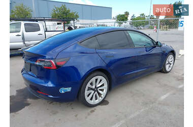 Седан Tesla Model 3 2021 в 