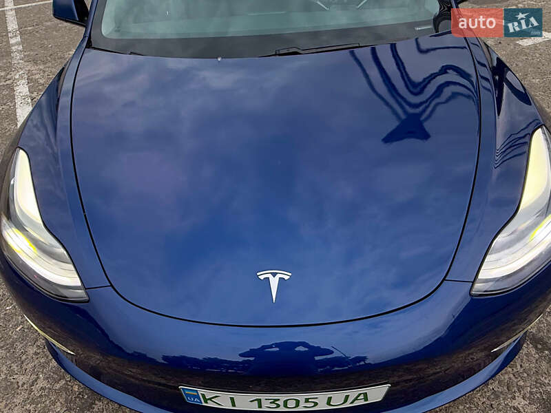 Седан Tesla Model 3 2021 в Киеве