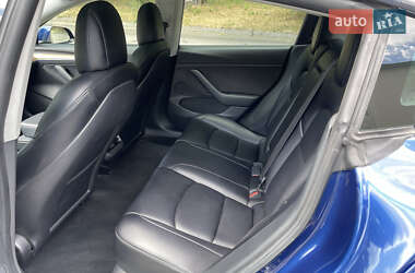 Седан Tesla Model 3 2022 в 