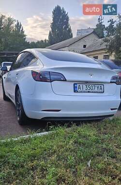Седан Tesla Model 3 2021 в 