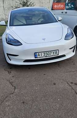Седан Tesla Model 3 2021 в 