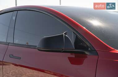 Седан Tesla Model 3 2021 в 