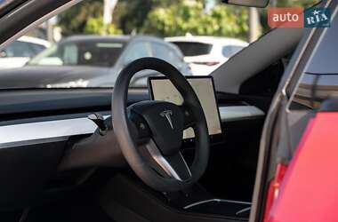 Седан Tesla Model 3 2021 в 