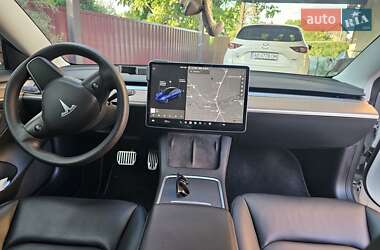 Седан Tesla Model 3 2021 в 