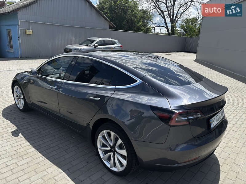 Седан Tesla Model 3 2018 в Полтаве