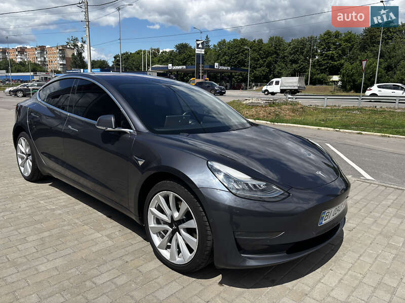 Седан Tesla Model 3 2018 в Полтаве